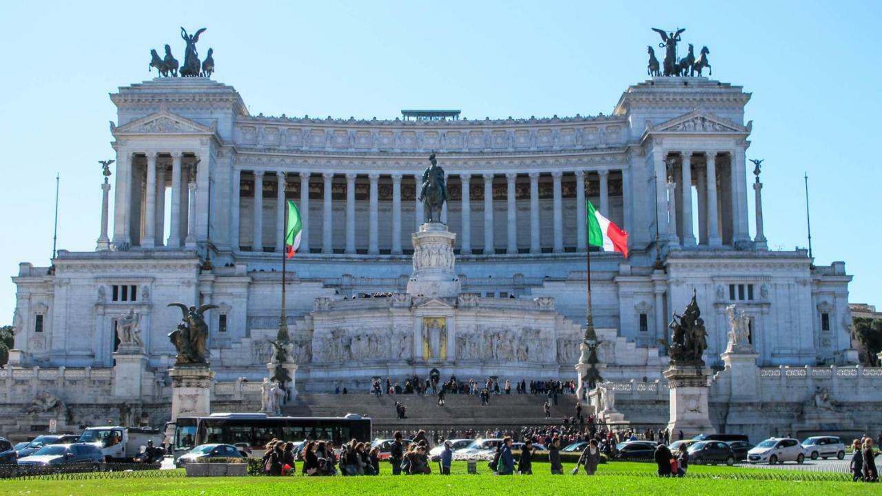 Pied A Terre Barberini Hotel โรม ภายนอก รูปภาพ